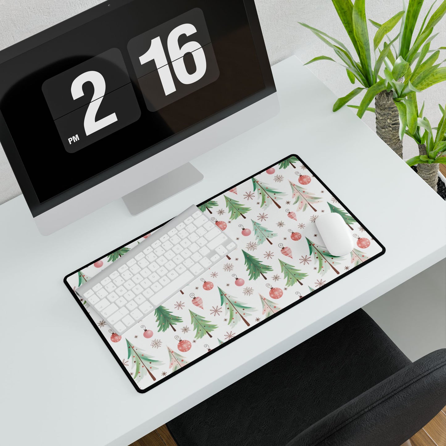 Christmas Tree Design Desk Mat, Office Decor Mousepad, Holiday Gift Pad for Desk, Festive Computer Mat, Desk Protector Accessories